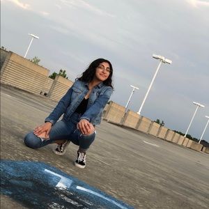 Meet your Posher, Julissa